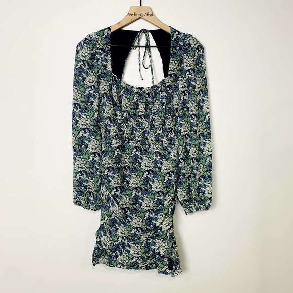 ASTR The Label NWOT Smocked Waist Ruched Dress Blue Green Floral Size Medium - Picture 3 of 9
